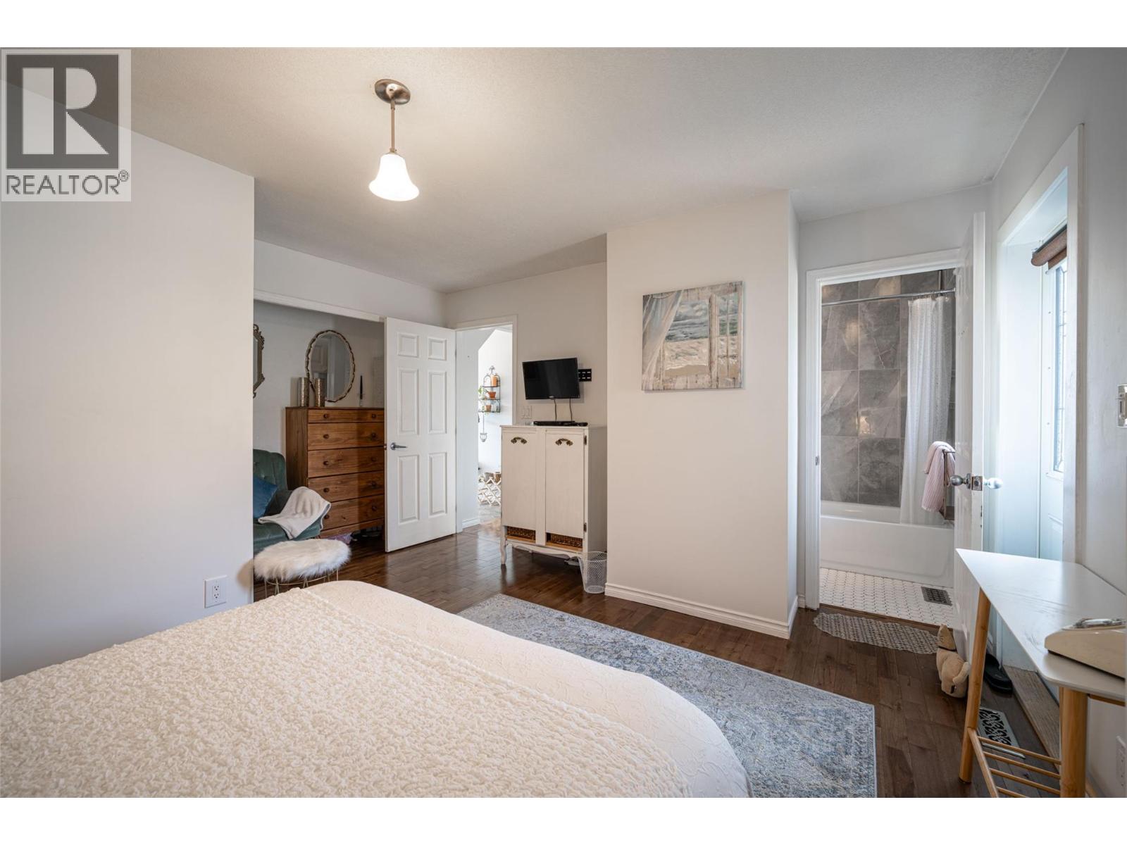 6815 Cameo Drive N, Vernon