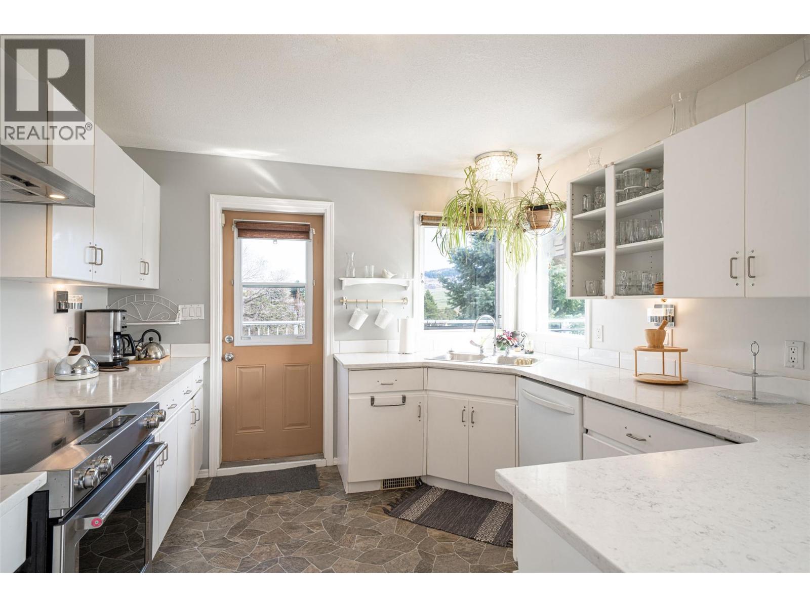 6815 Cameo Drive N, Vernon