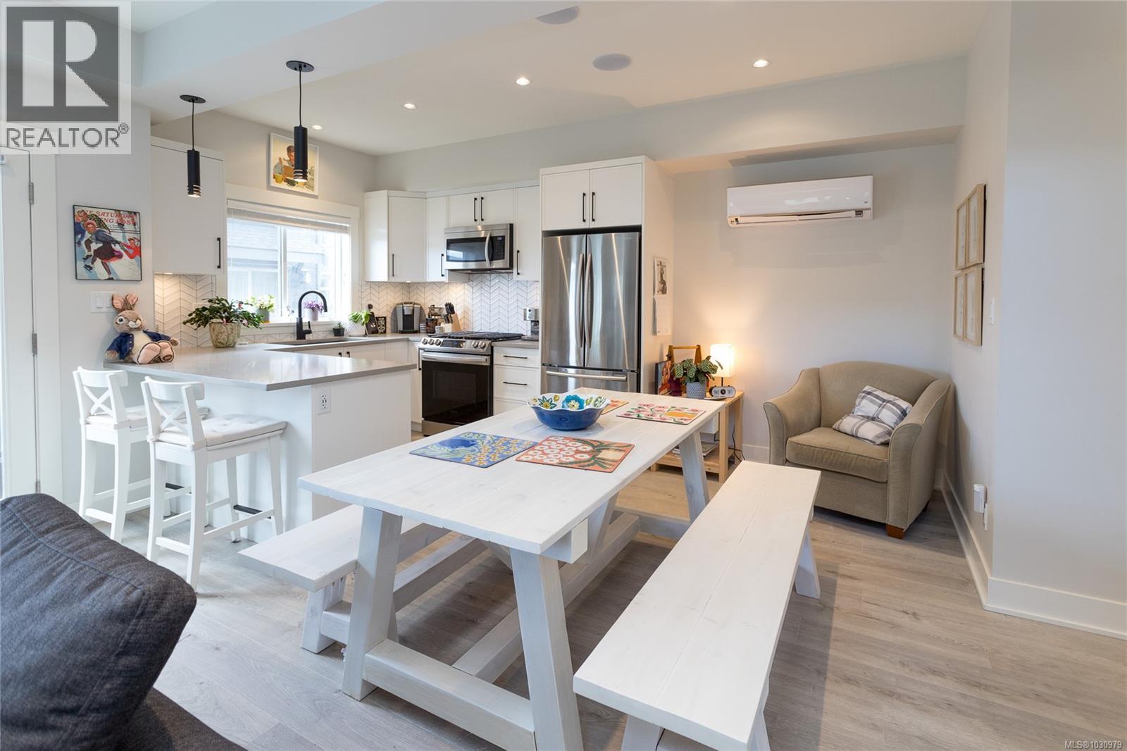 1212 Moonstone Loop, Langford