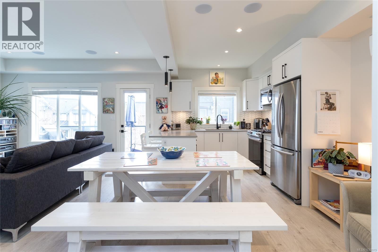 1212 Moonstone Loop, Langford