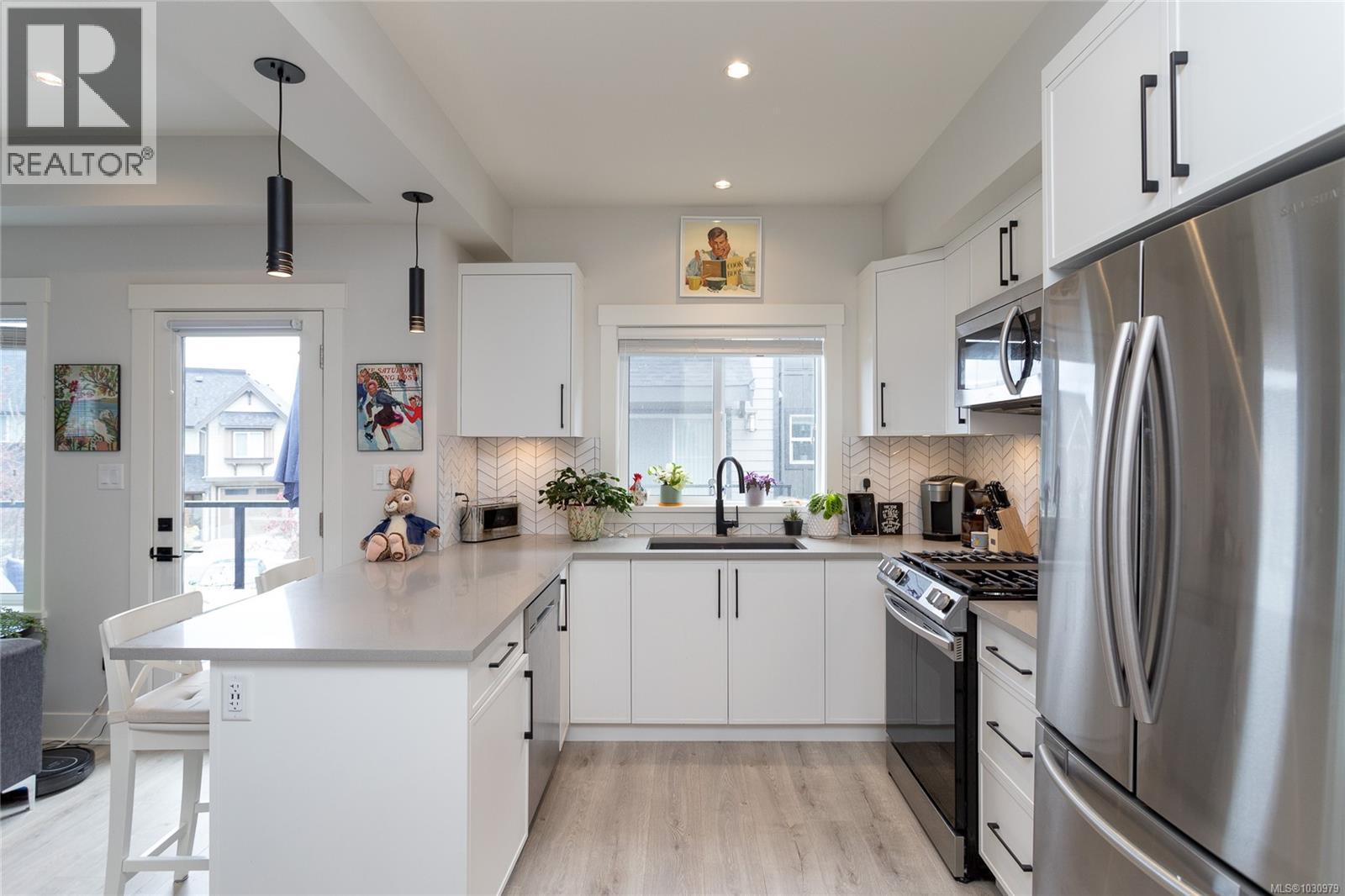 1212 Moonstone Loop, Langford