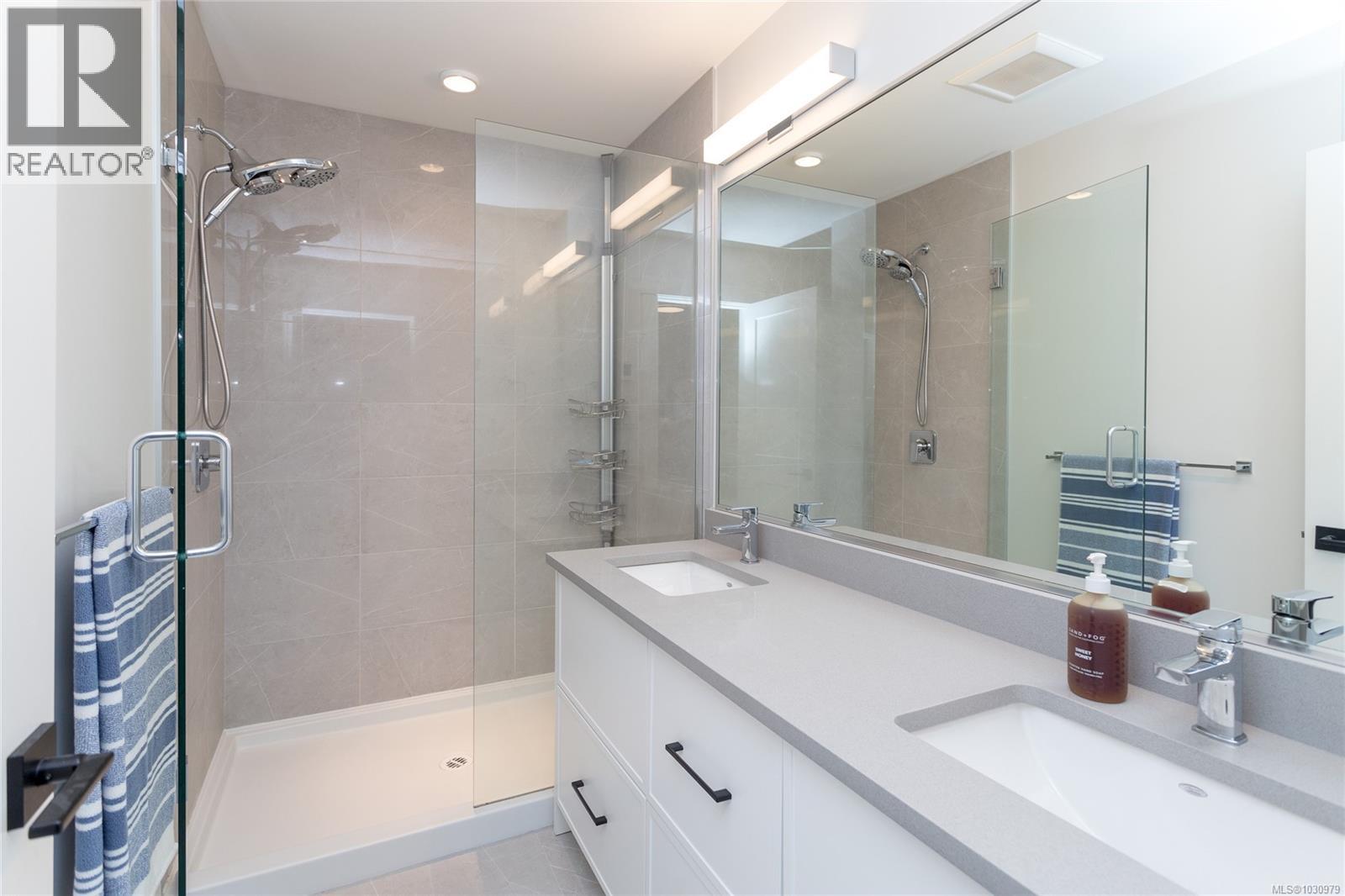 1212 Moonstone Loop, Langford