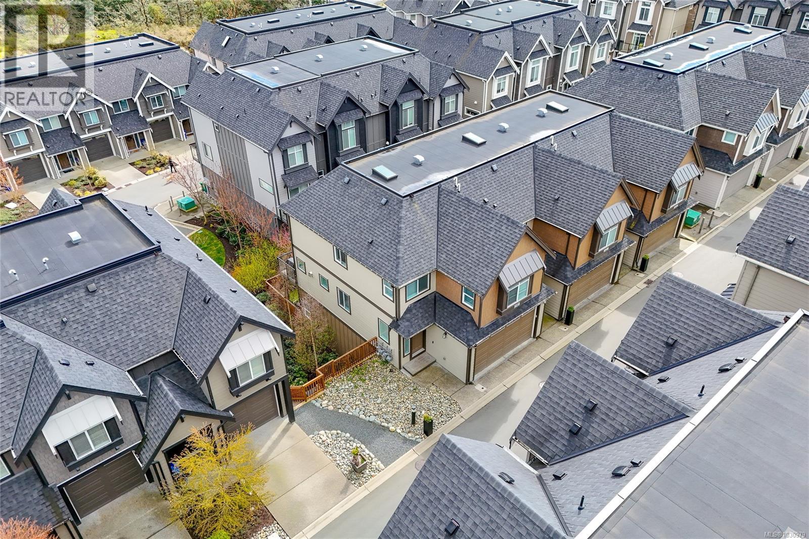 1212 Moonstone Loop, Langford