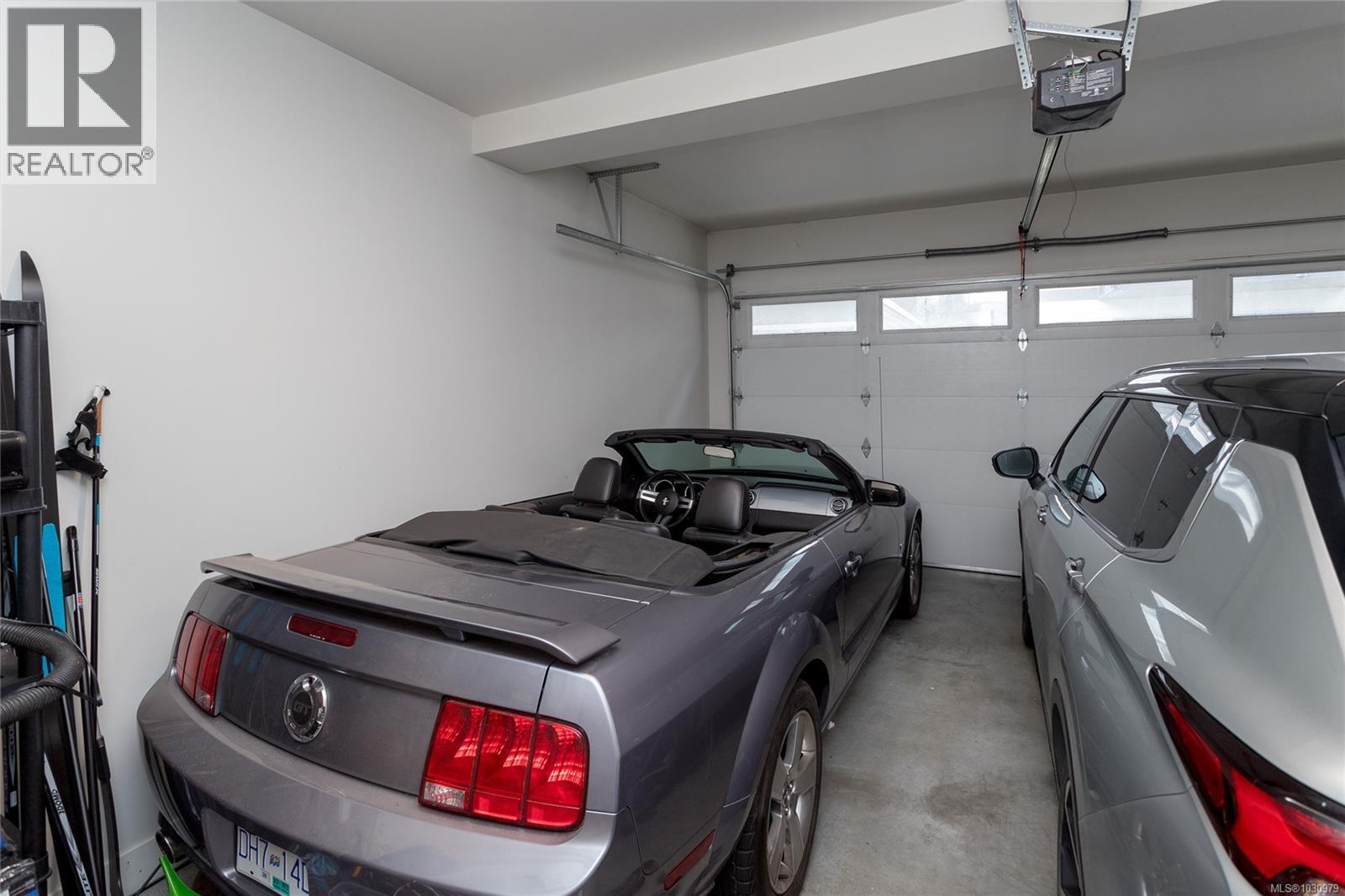 1212 Moonstone Loop, Langford