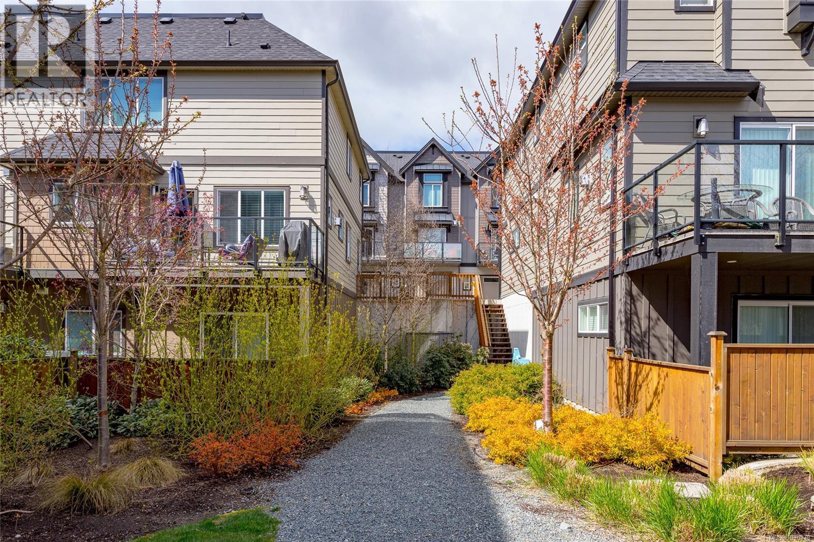 1212 Moonstone Loop, Langford