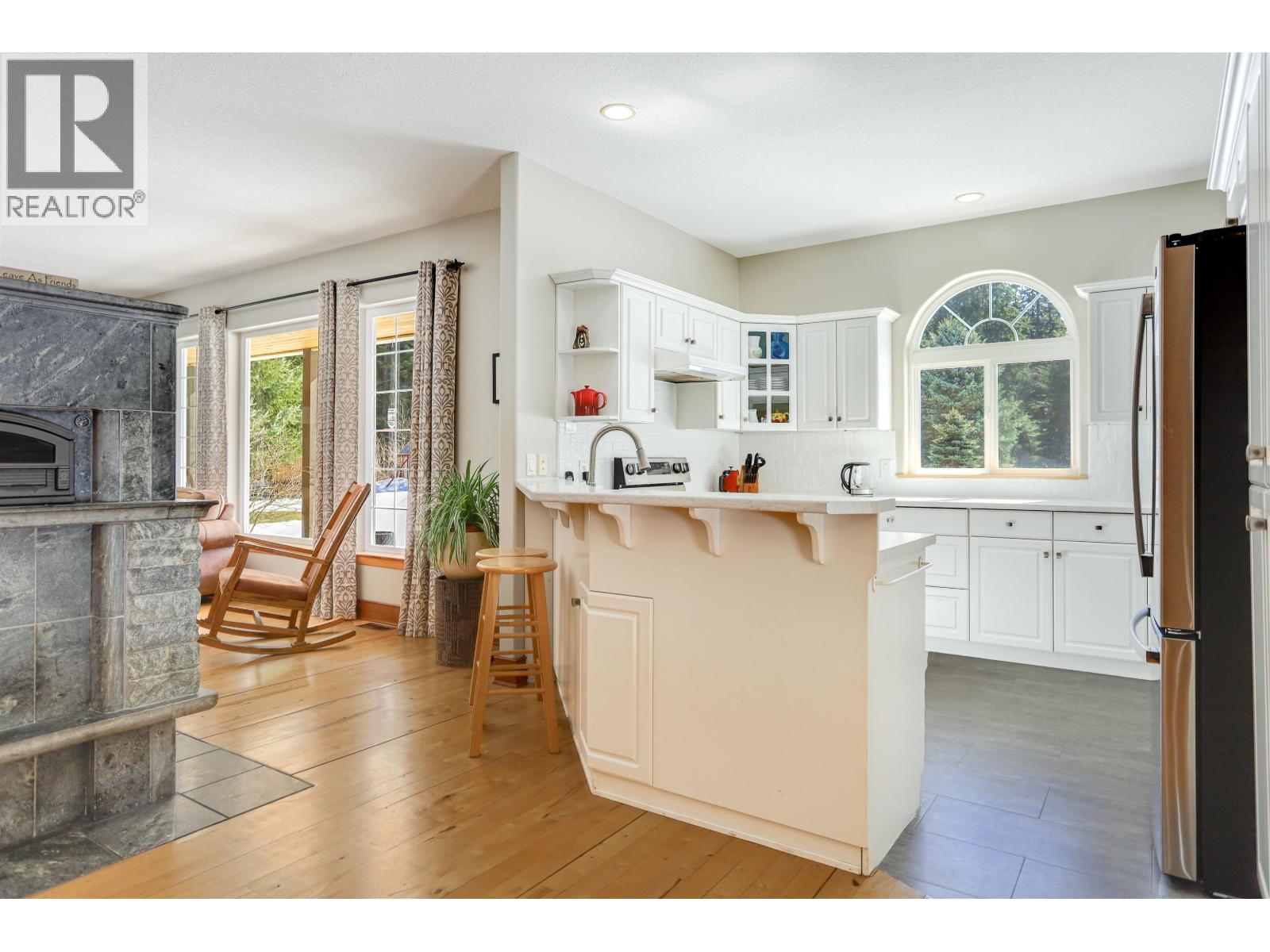 499 QUATSINO BOULEVARD, Kitimat