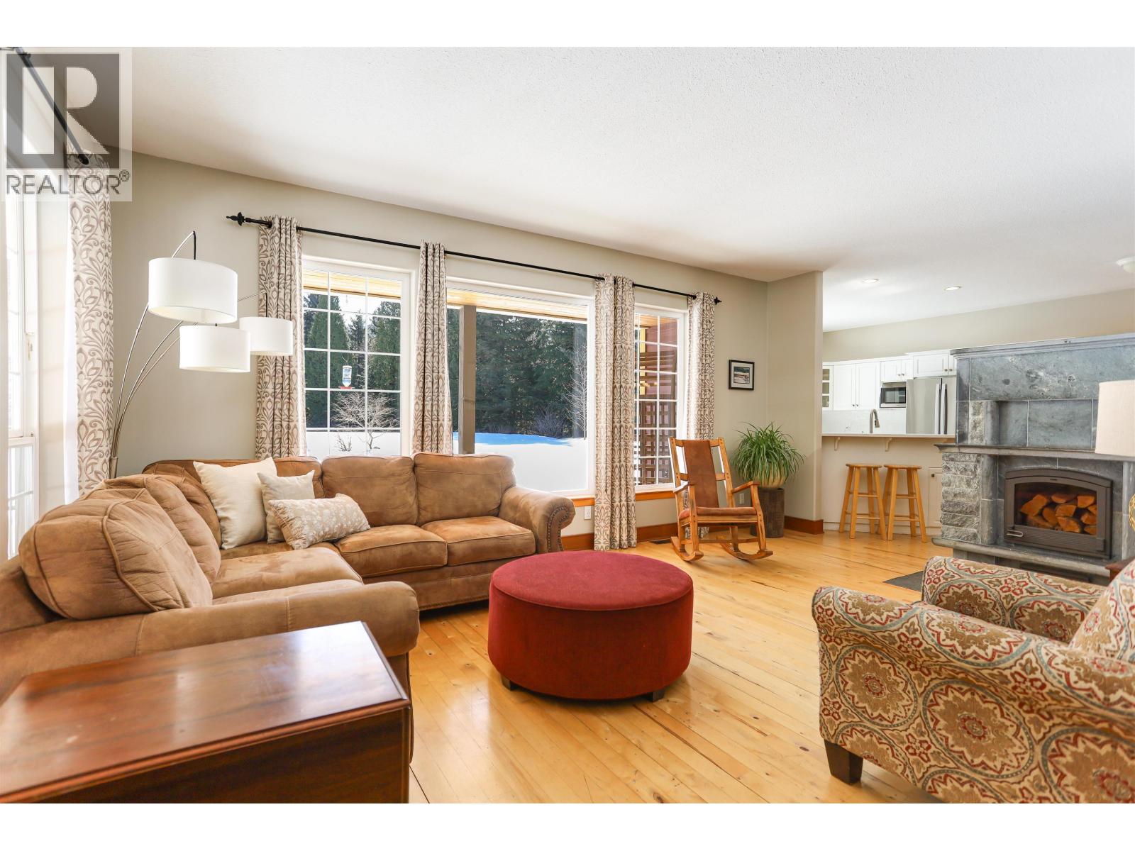 499 QUATSINO BOULEVARD, Kitimat