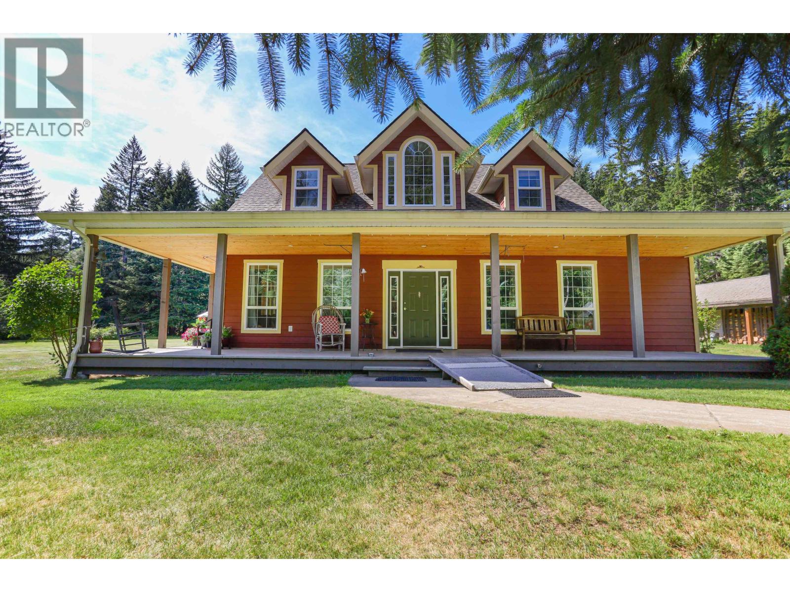 499 QUATSINO BOULEVARD - 1