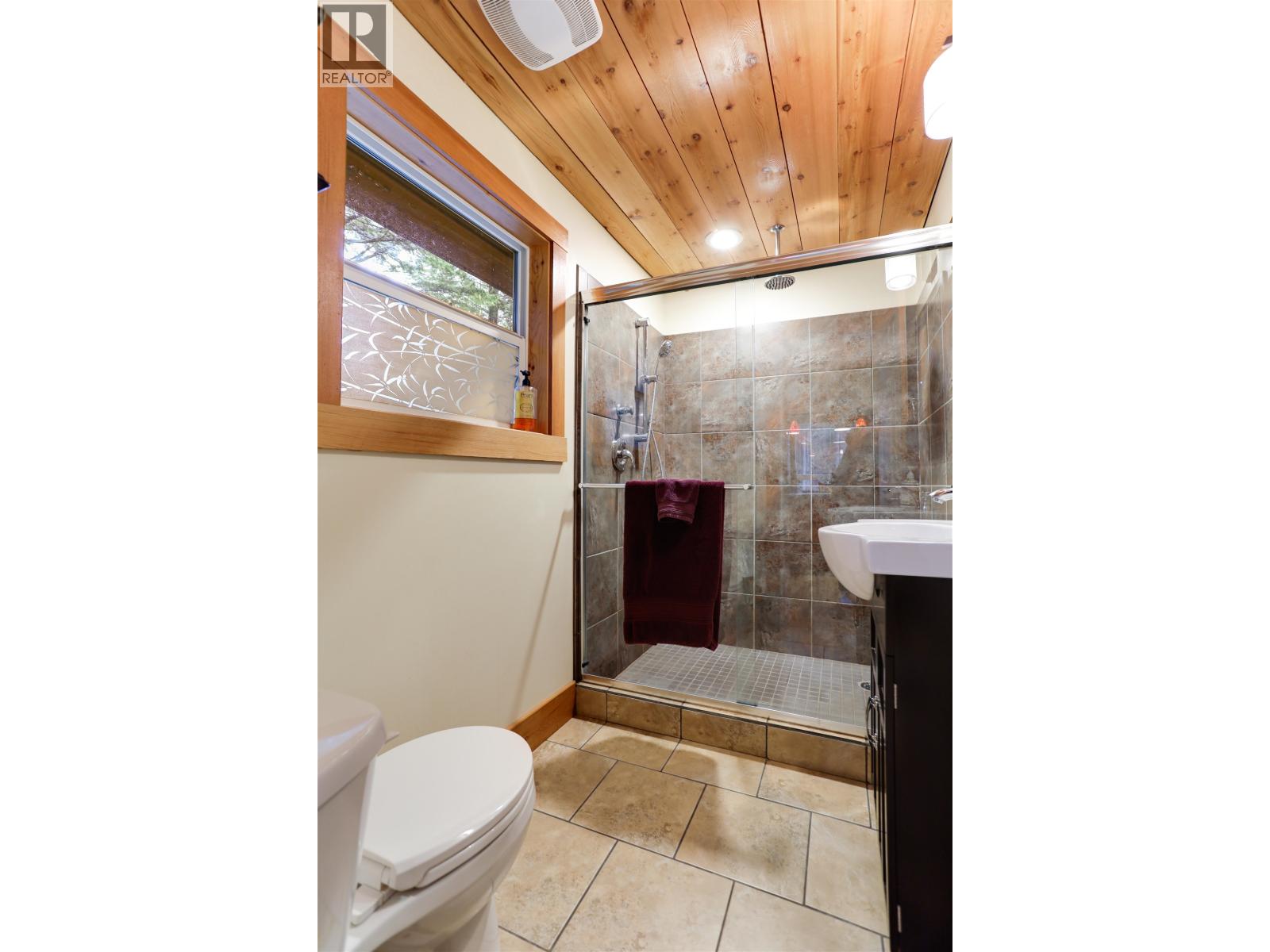 499 QUATSINO BOULEVARD, Kitimat