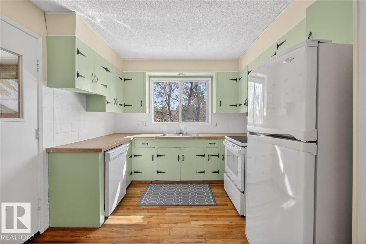 1953 GLENMORE AV, Sherwood Park