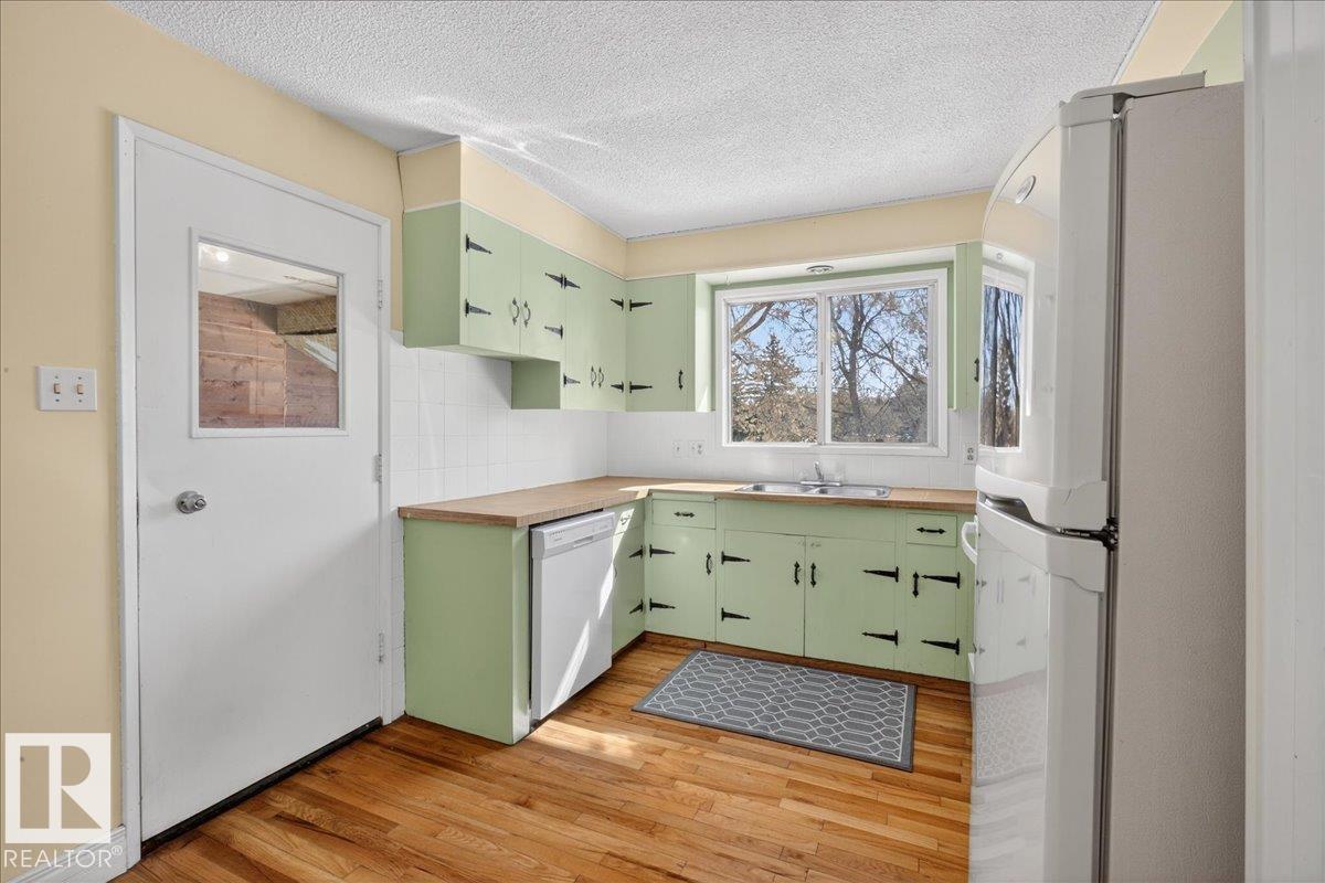 1953 GLENMORE AV, Sherwood Park