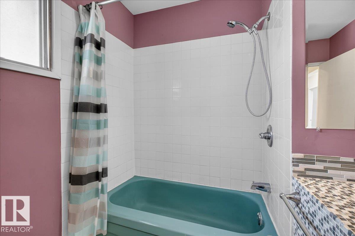 1953 GLENMORE AV, Sherwood Park