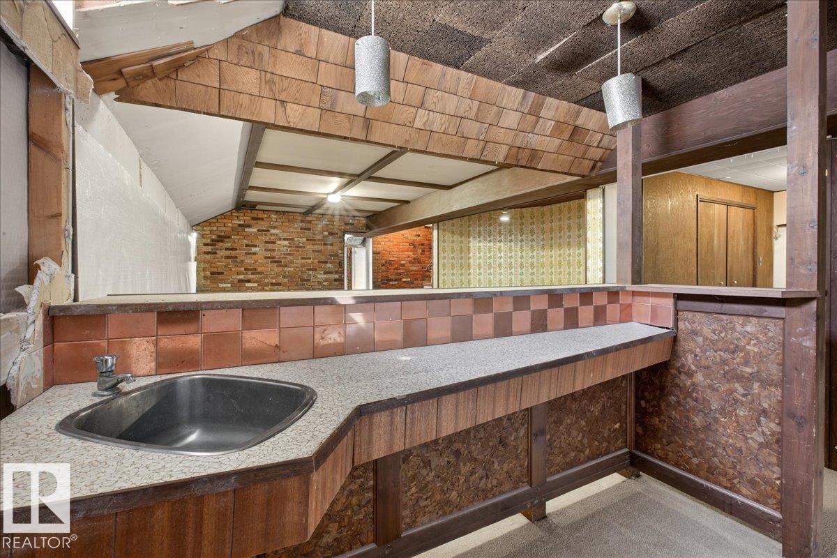 1953 GLENMORE AV, Sherwood Park