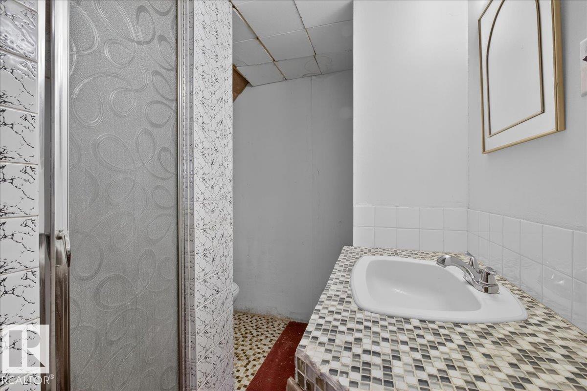 1953 GLENMORE AV, Sherwood Park