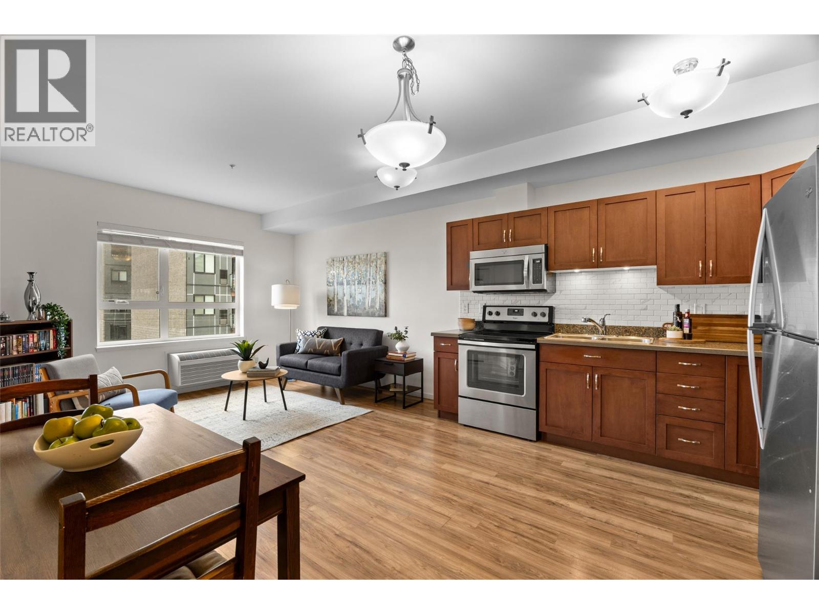 #402 429 ST. PAUL STREET - 4