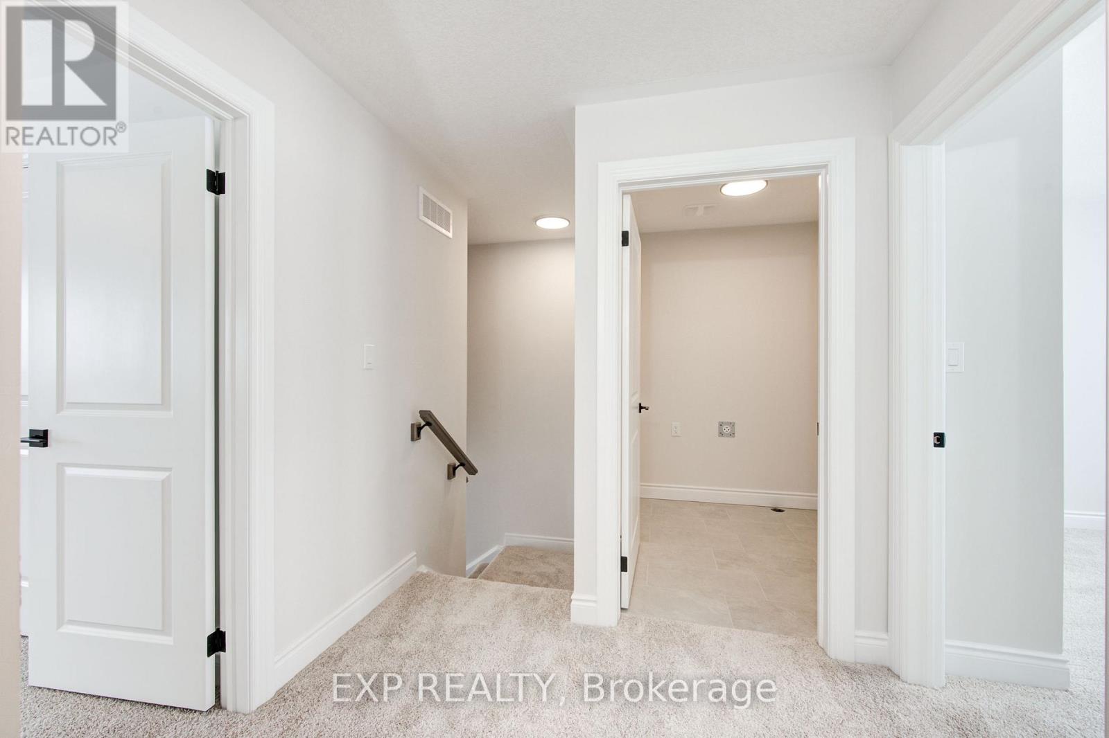36 ANNE STREET W - 11