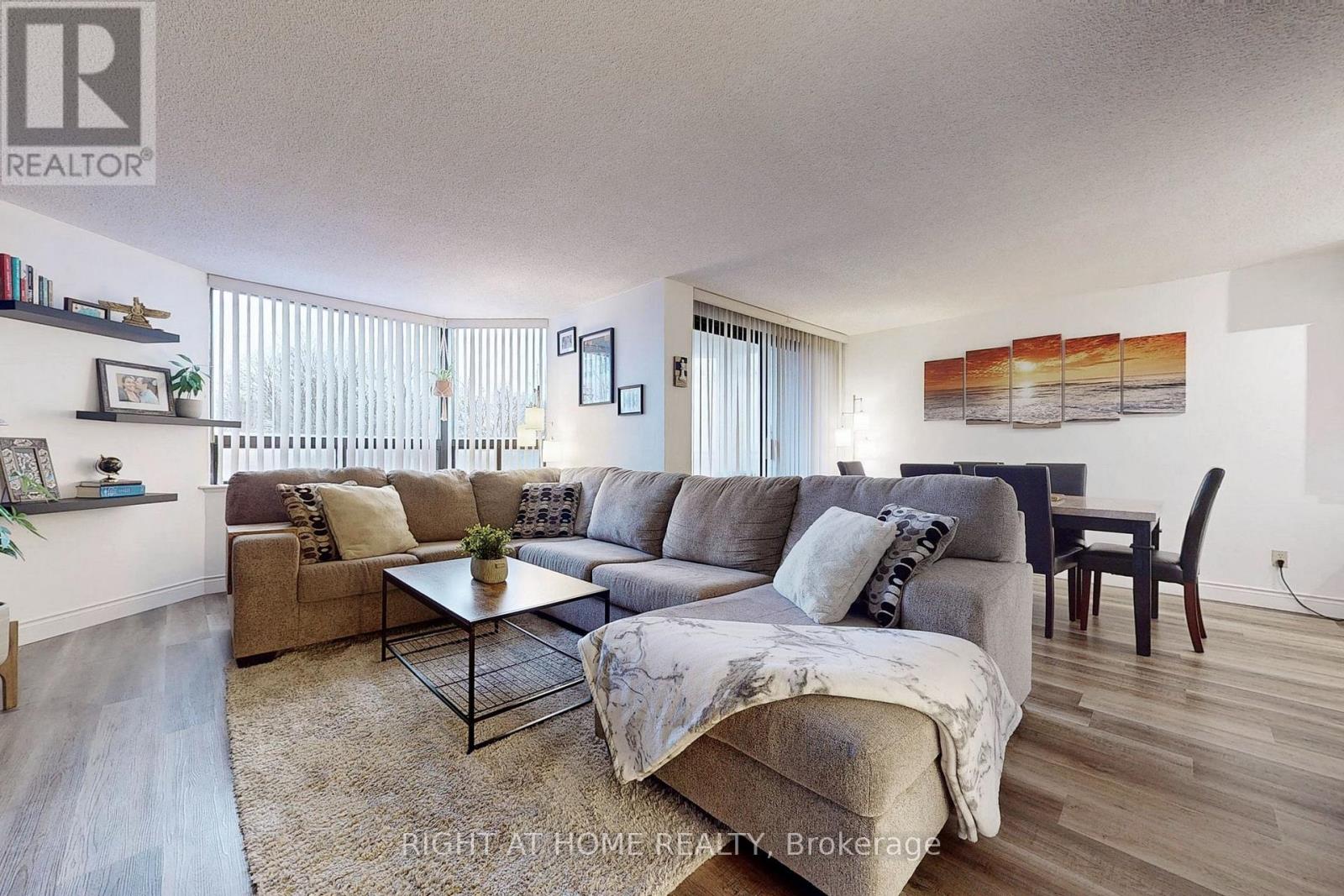 403 - 688 PRESTON PARKWAY