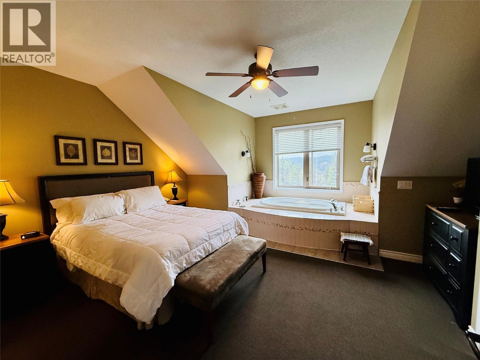 200 Bighorn Boulevard Unit# 233, Radium Hot Springs