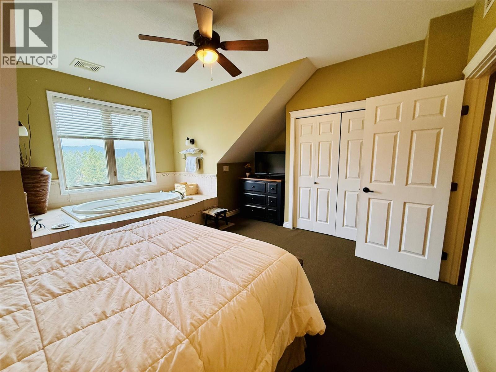 200 Bighorn Boulevard Unit# 233, Radium Hot Springs