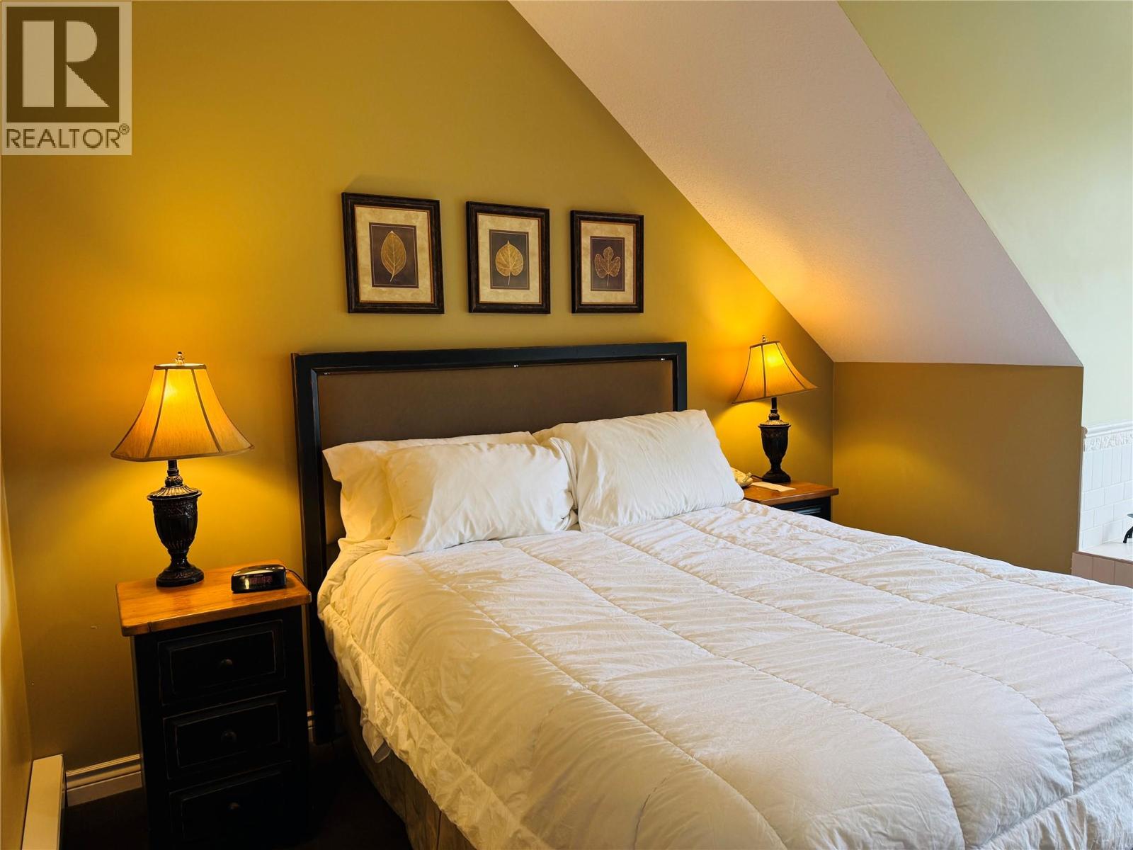 200 Bighorn Boulevard Unit# 233, Radium Hot Springs