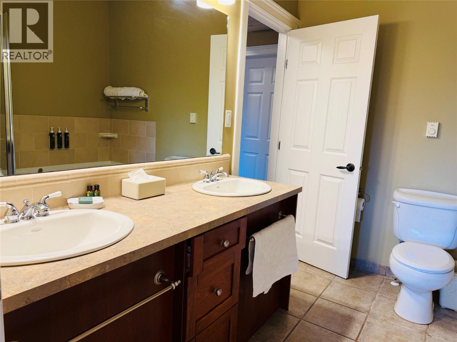 200 Bighorn Boulevard Unit# 233, Radium Hot Springs