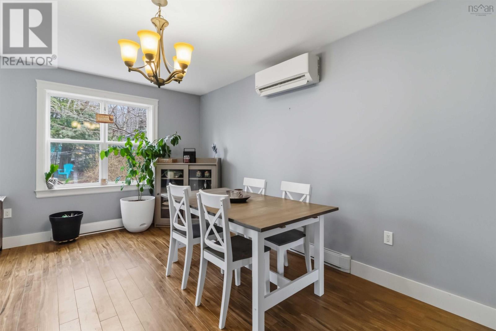 928 SACKVILLE DRIVE - 11