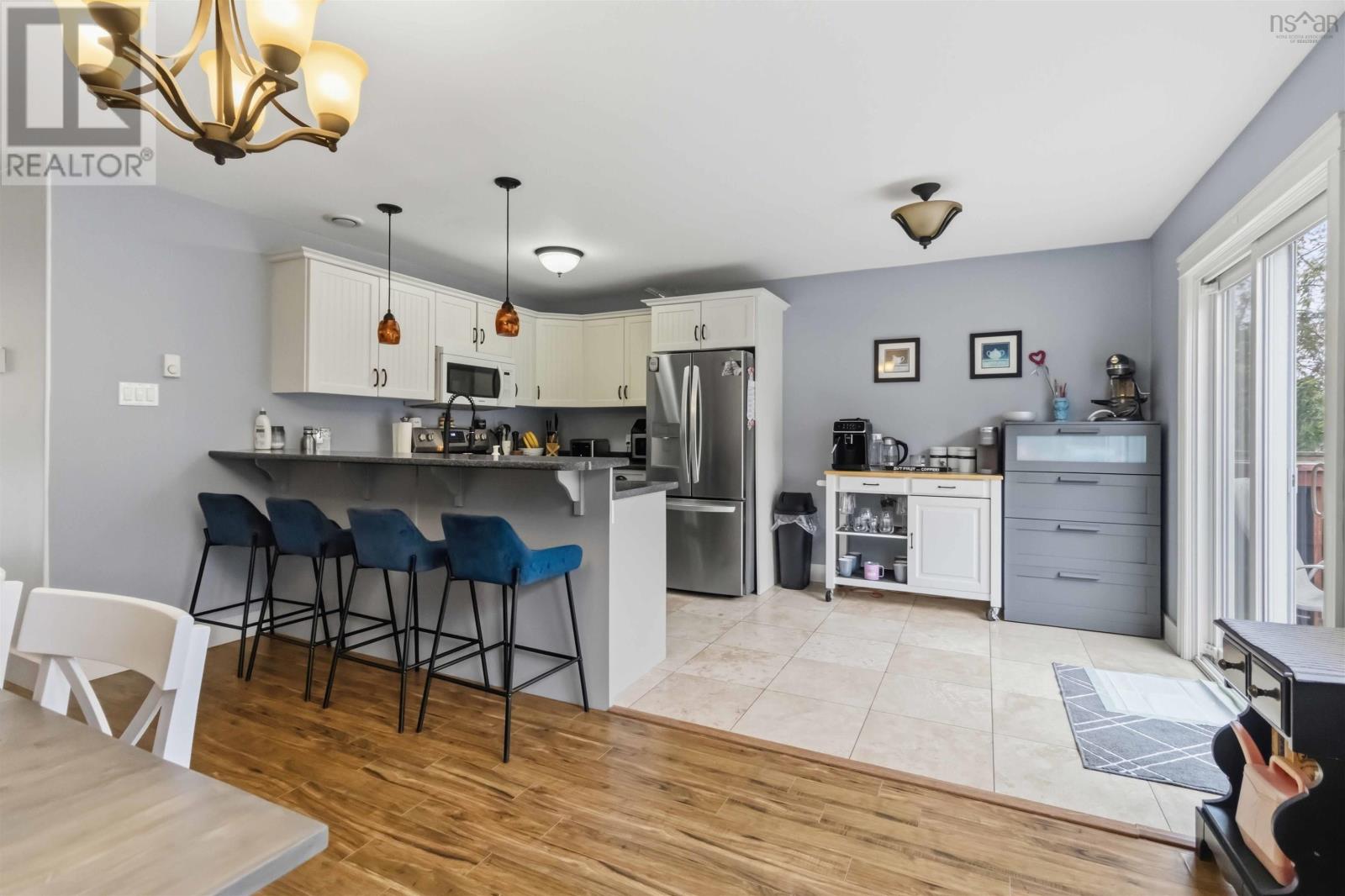 928 SACKVILLE DRIVE - 13