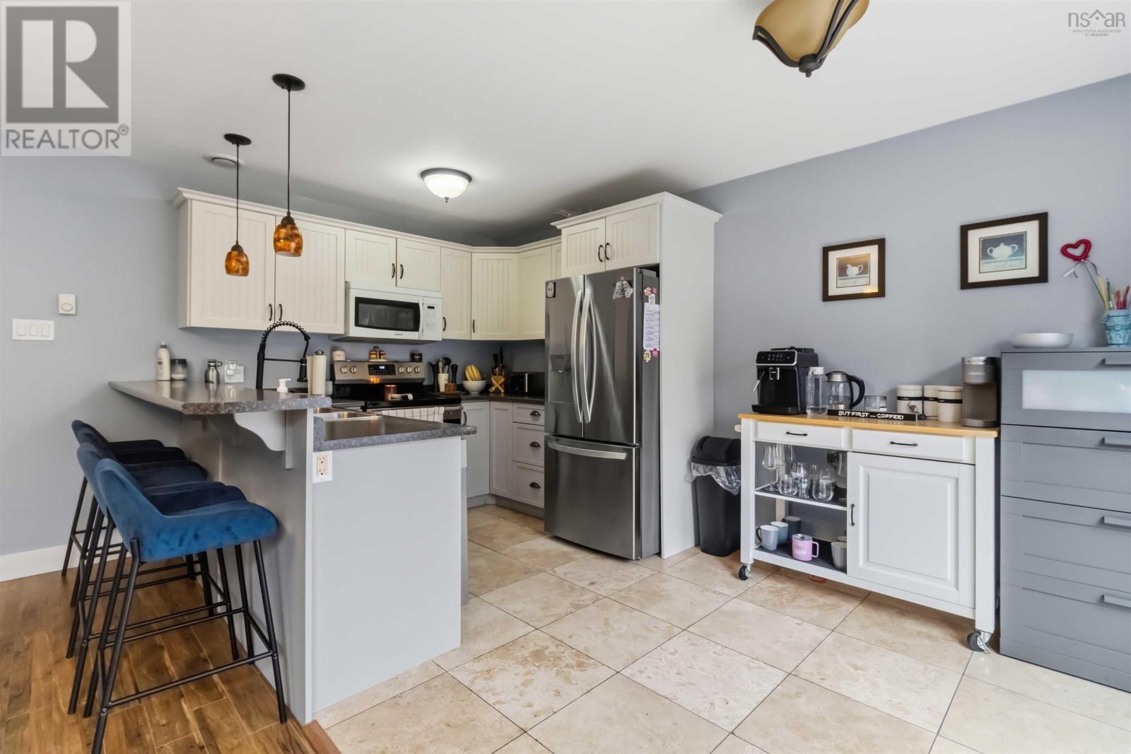 928 SACKVILLE DRIVE - 14