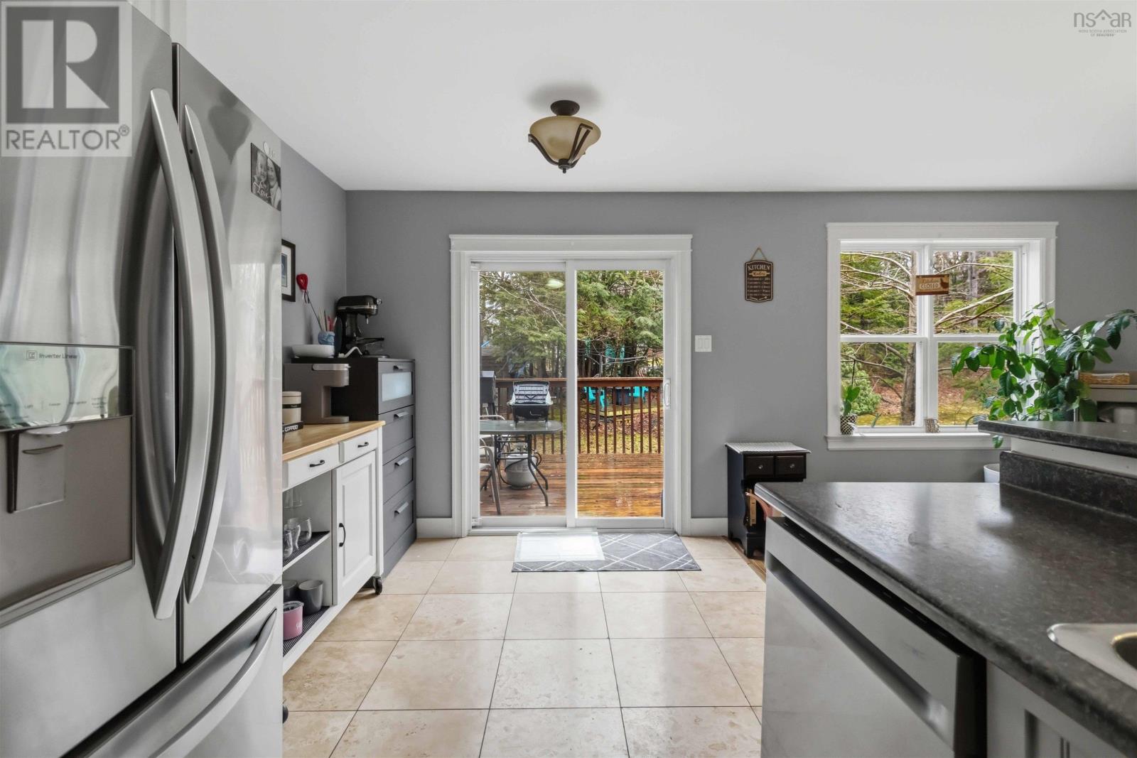 928 SACKVILLE DRIVE - 19