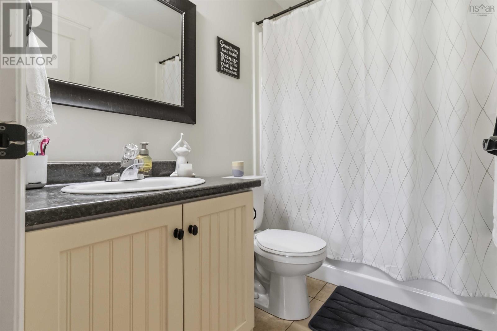 928 SACKVILLE DRIVE - 22