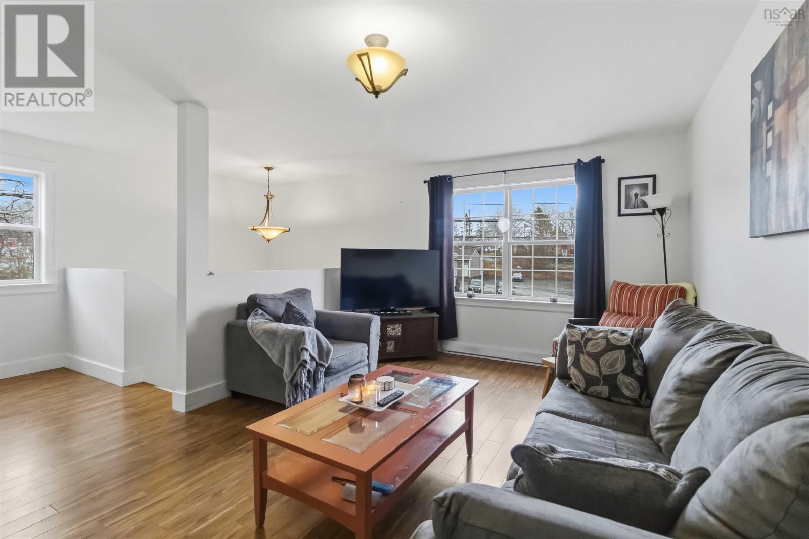 928 SACKVILLE DRIVE - 6