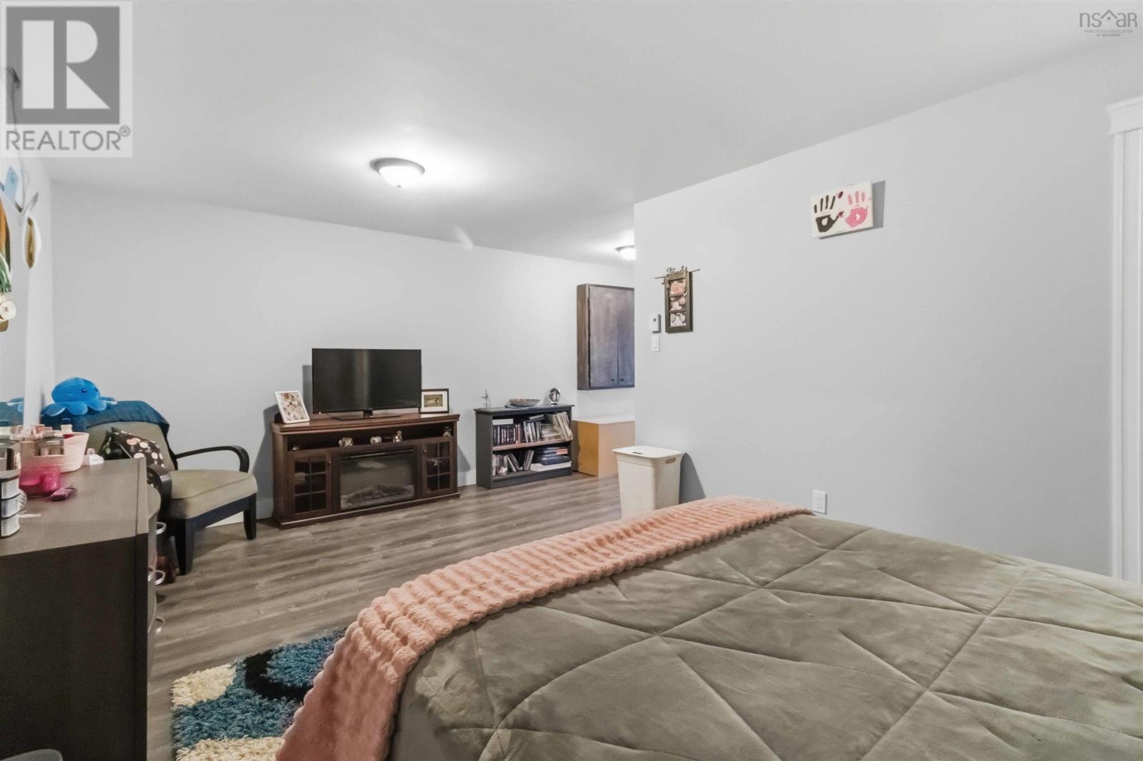 928 SACKVILLE DRIVE - 31