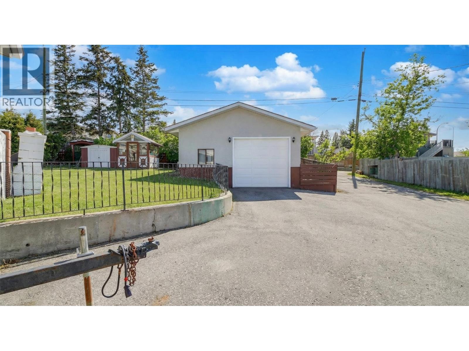 1405 2A Avenue S, Cranbrook