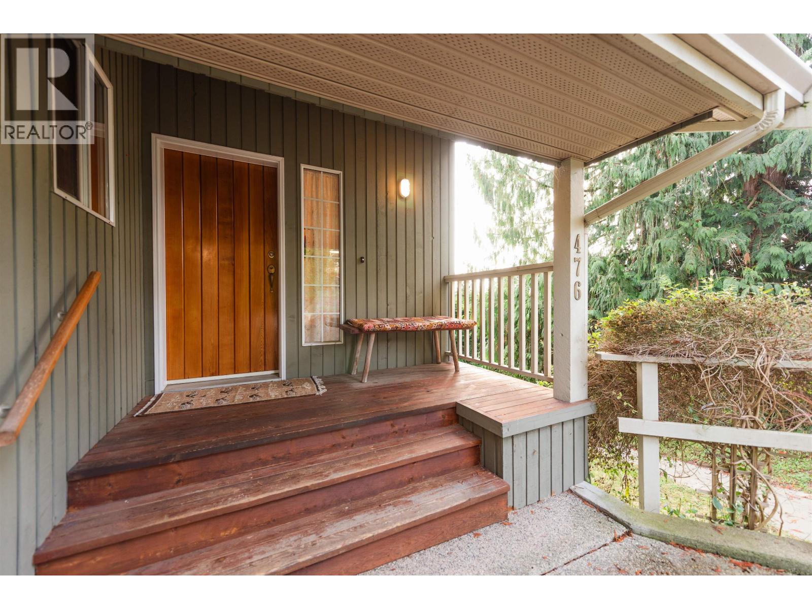 476 ABBS ROAD, Gibsons