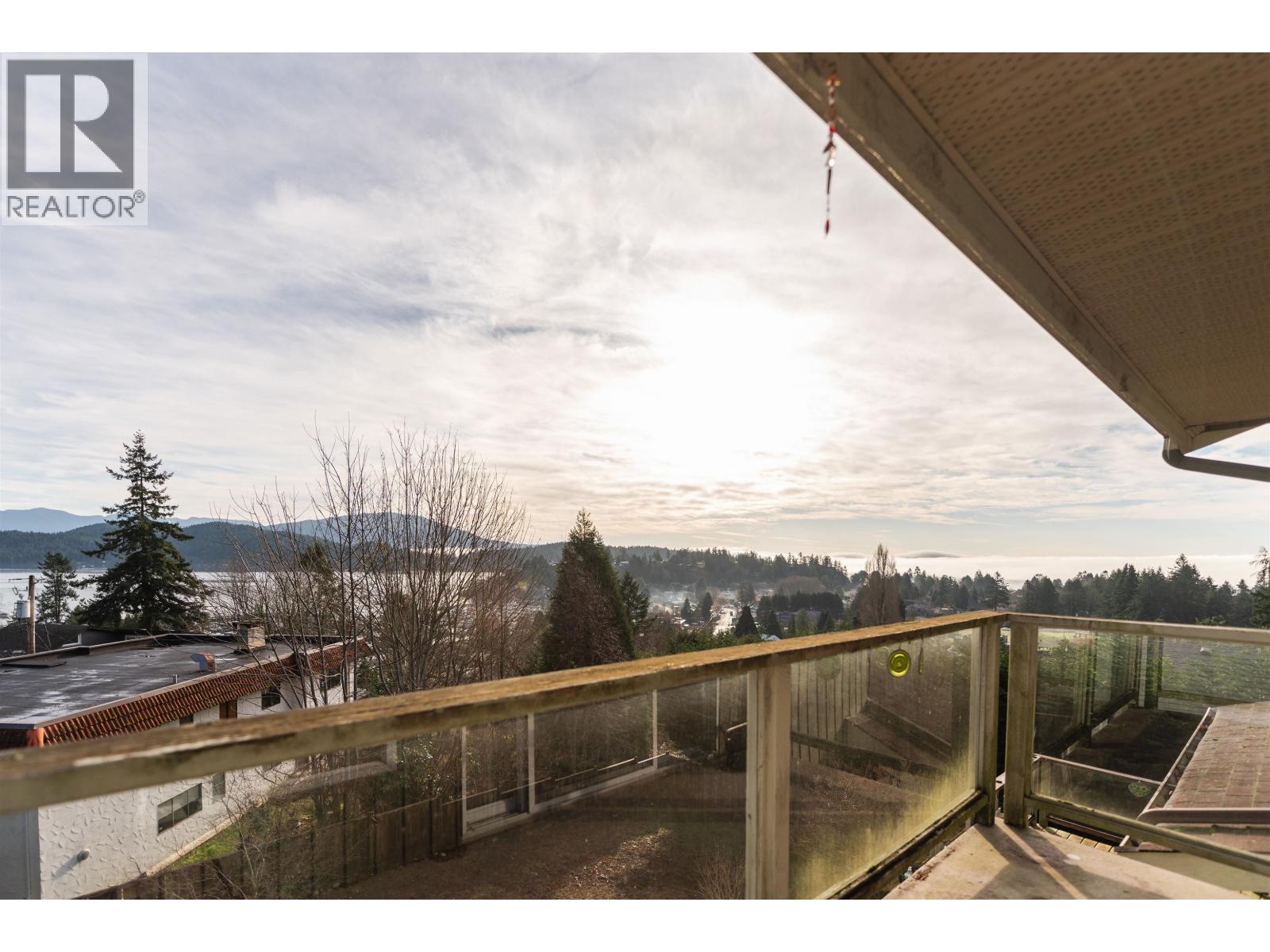 476 ABBS ROAD, Gibsons