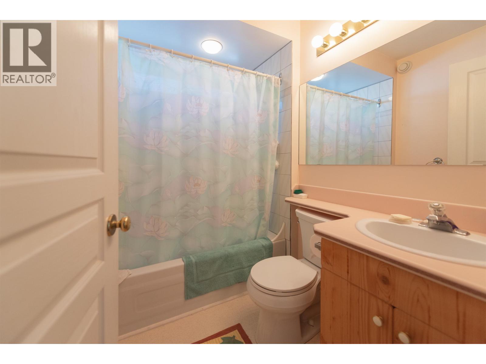 476 ABBS ROAD, Gibsons