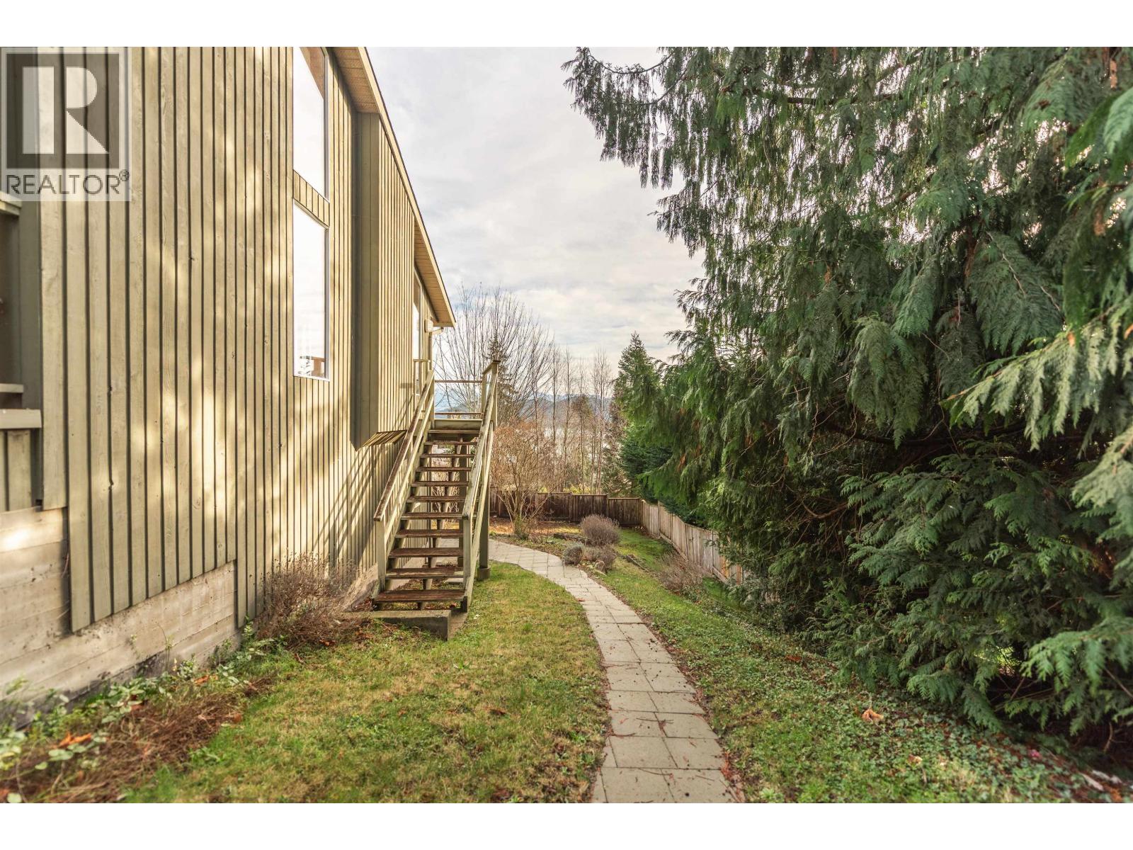 476 ABBS ROAD, Gibsons