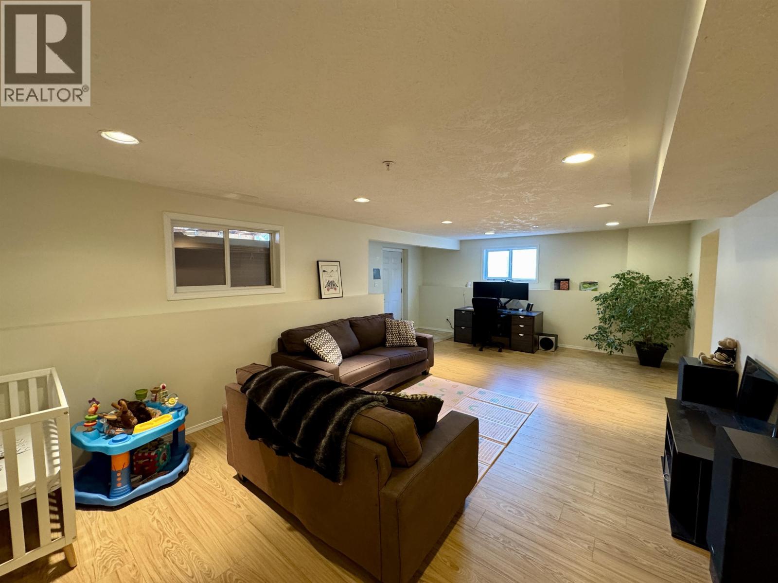 29 STARLITER WAY, Smithers