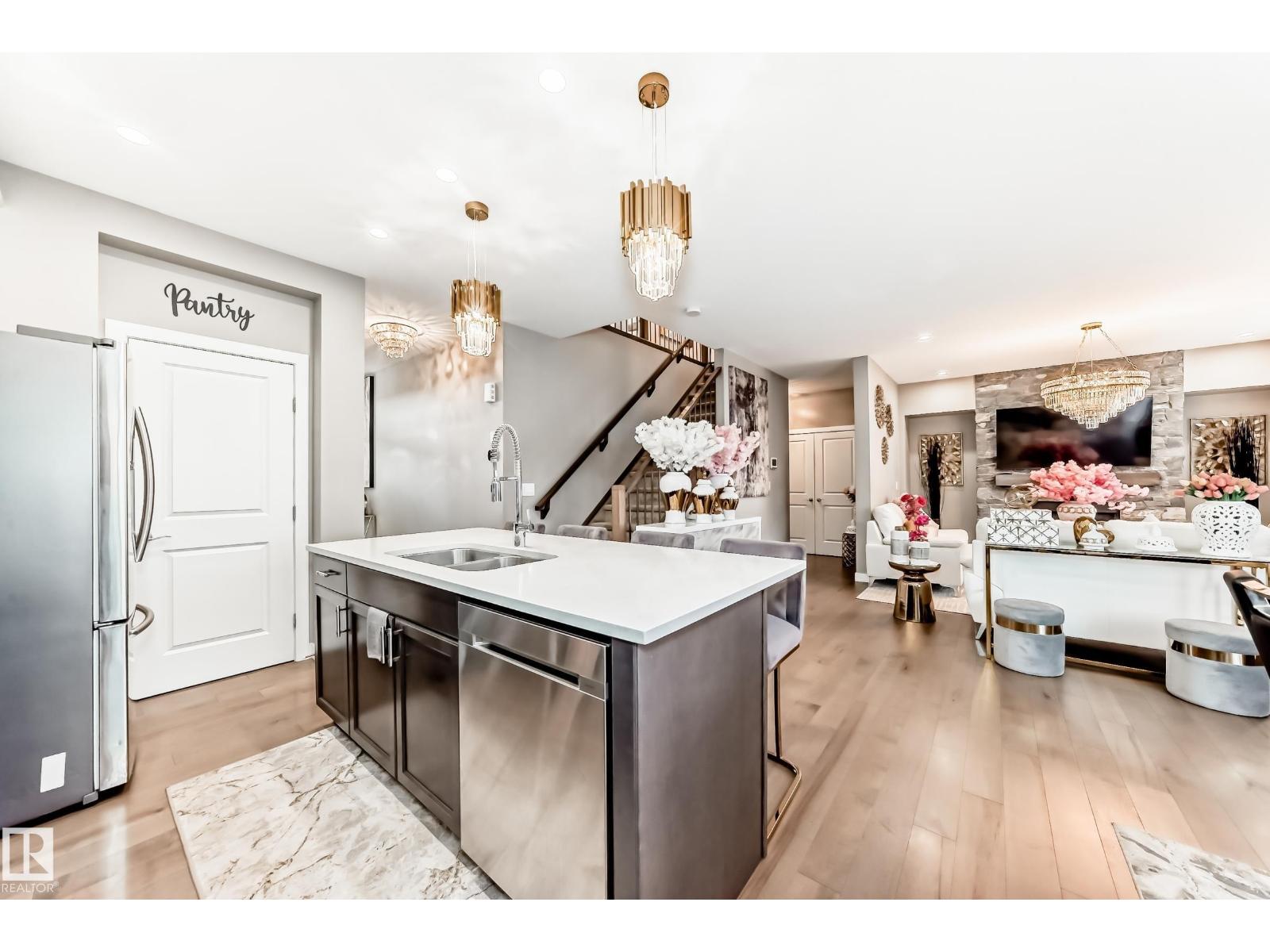 2012 200 ST NW, Edmonton