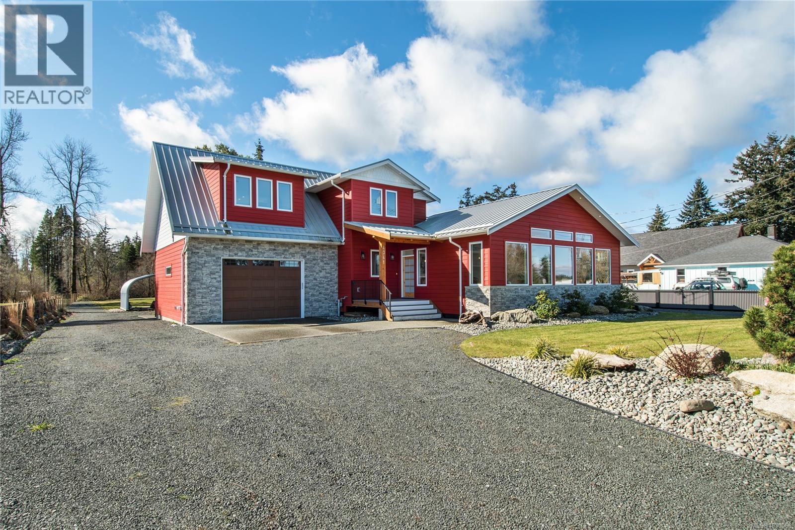 4341 Island Hwy S - 1