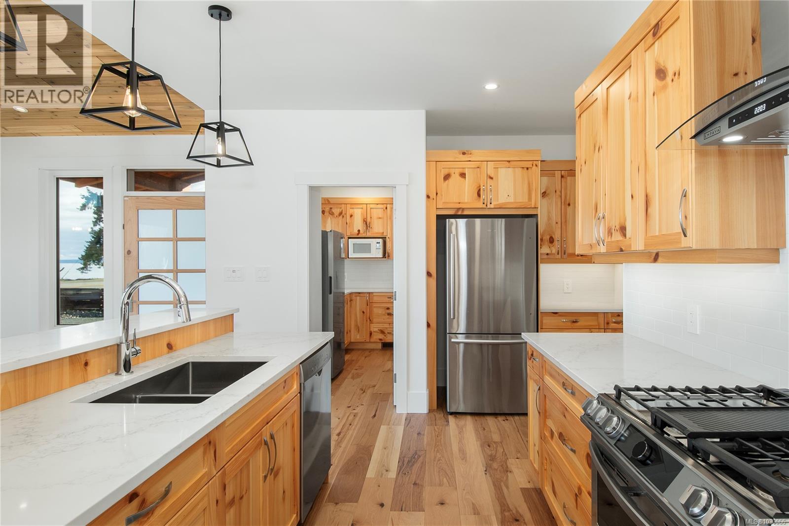 4341 Island Hwy S, Campbell River