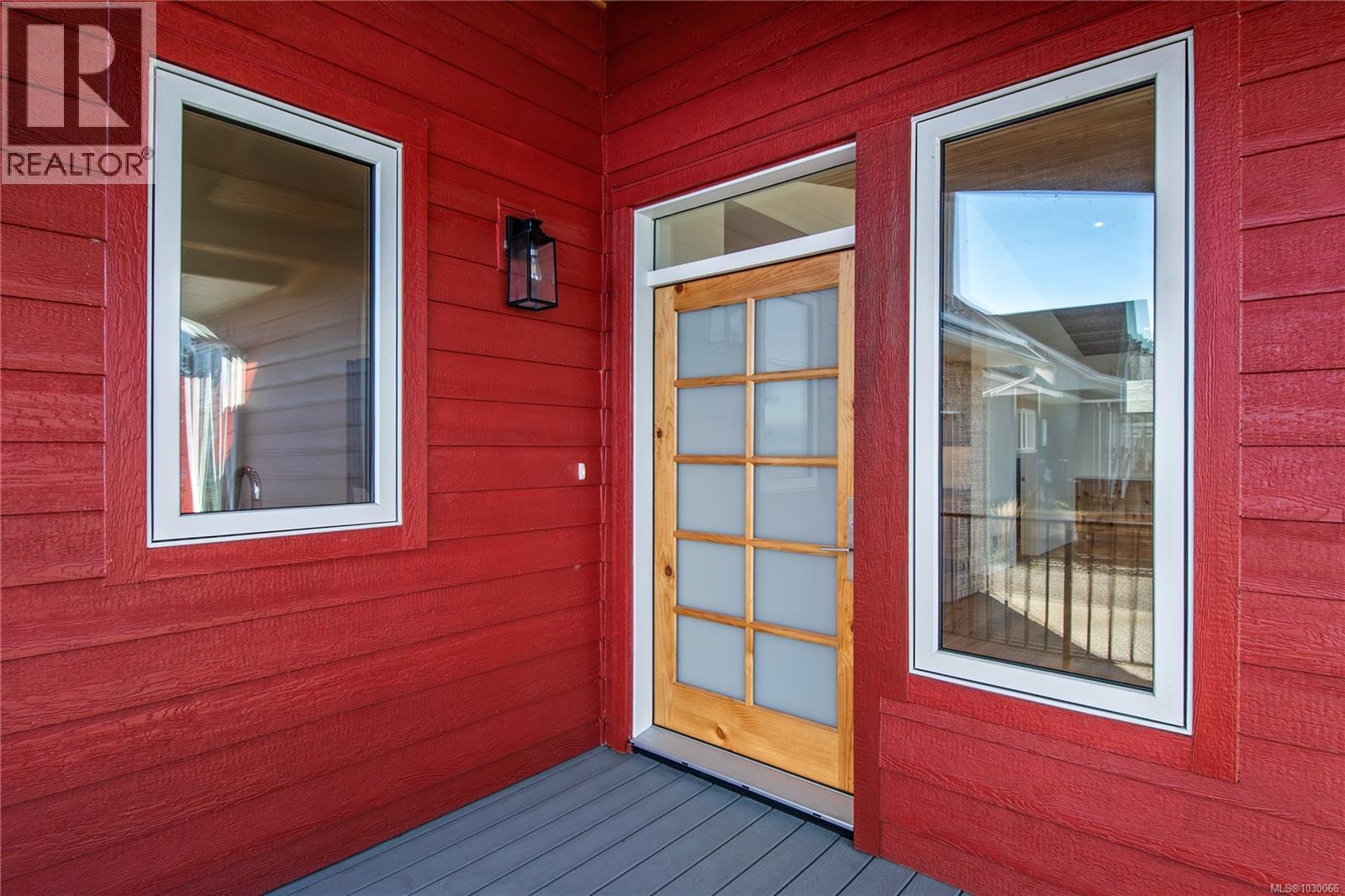 4341 Island Hwy S - 4