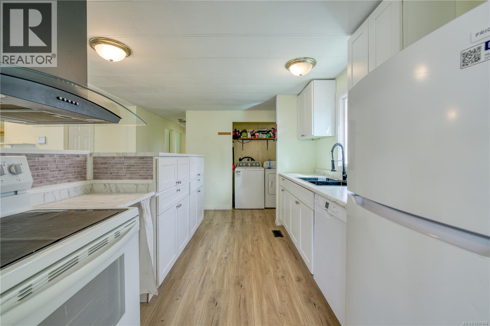 7330 Cracroft Pl, Port Hardy