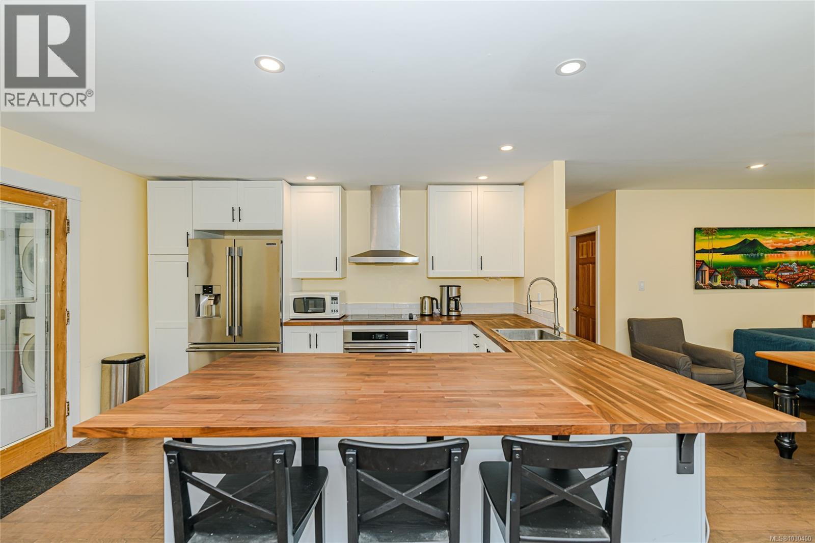 821 Fulford-Ganges Rd - 4
