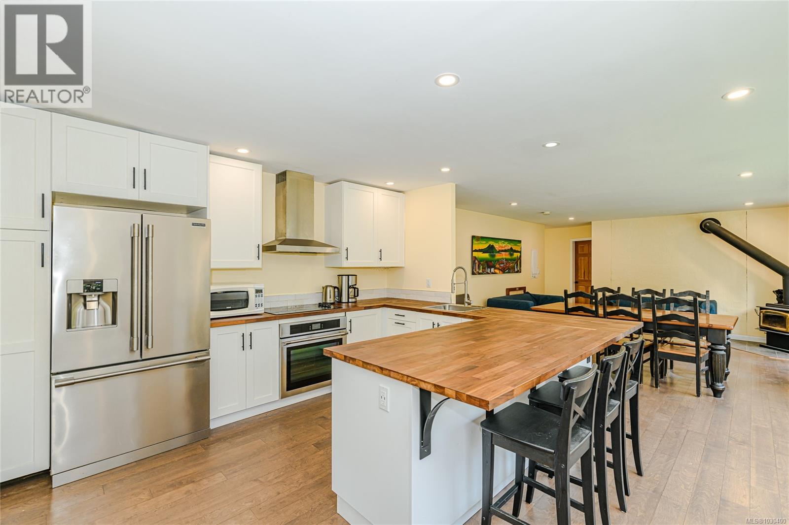 821 Fulford-Ganges Rd - 3