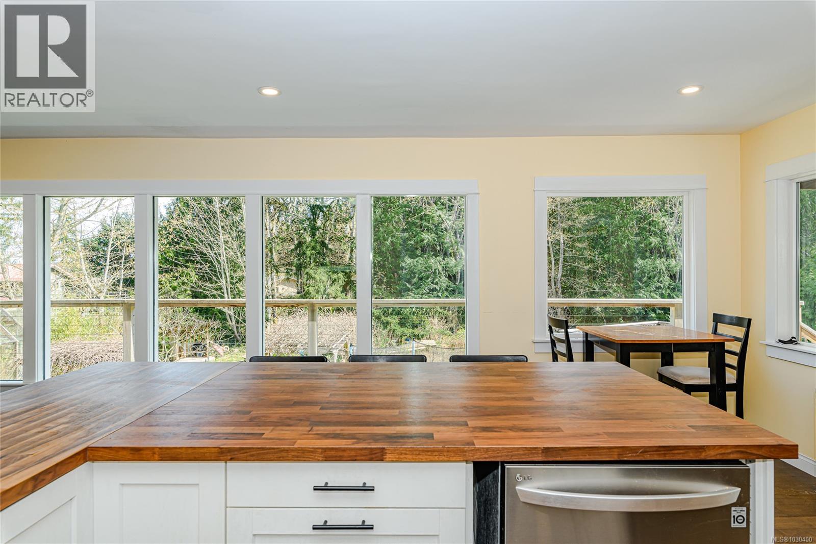 821 Fulford-Ganges Rd, Salt Spring