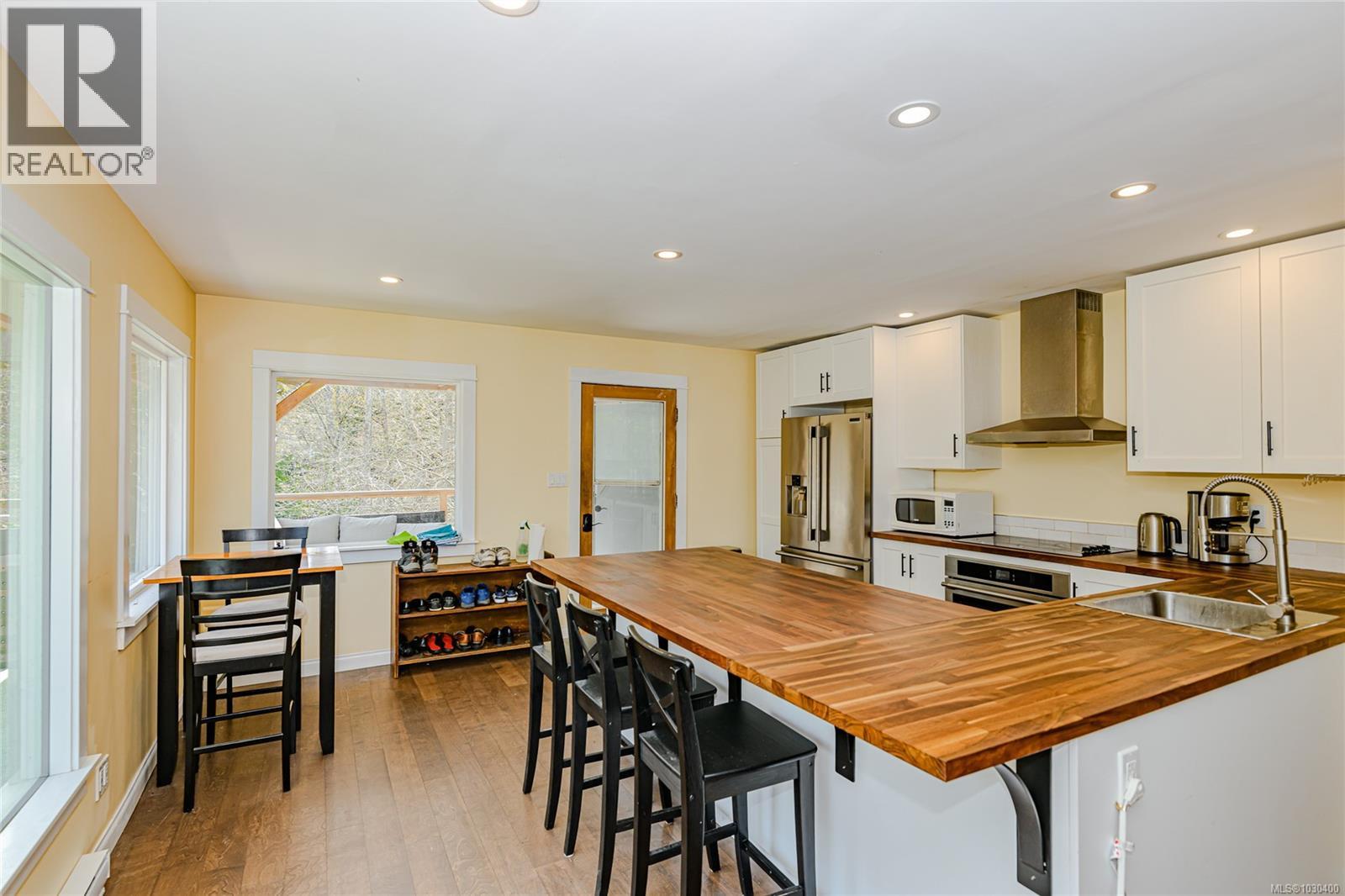 821 Fulford-Ganges Rd - 8