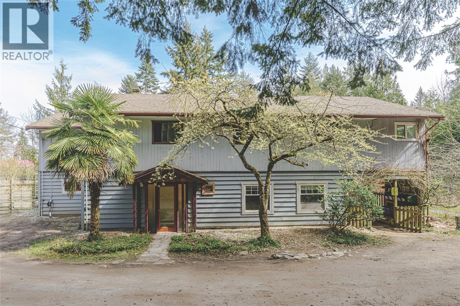 821 Fulford-Ganges Rd - 2