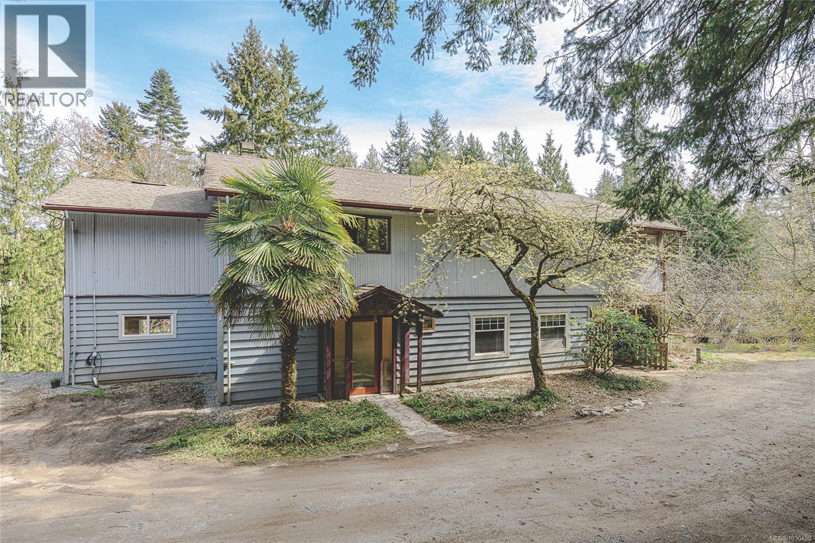 821 Fulford-Ganges Rd - 1