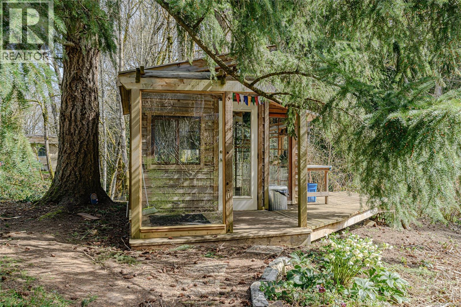 821 Fulford-Ganges Rd, Salt Spring